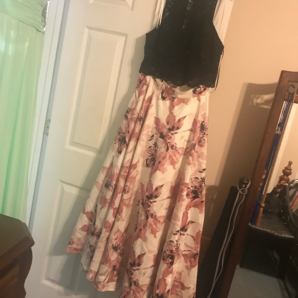 2 piece prom dress - Picture 5 of 8